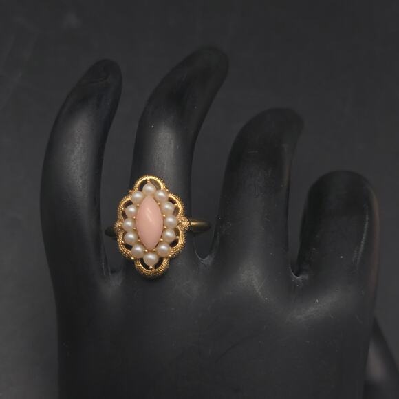 Vintage Avon 1972 Serena Ring Pink Faux Pearl Gold Tone Size 5.25 - Picture 1 of 9
